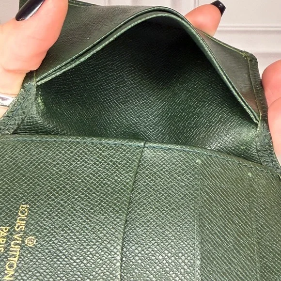 Louis Vuitton Taiga Leather Pocket Organizer – GreenVery Good Condition